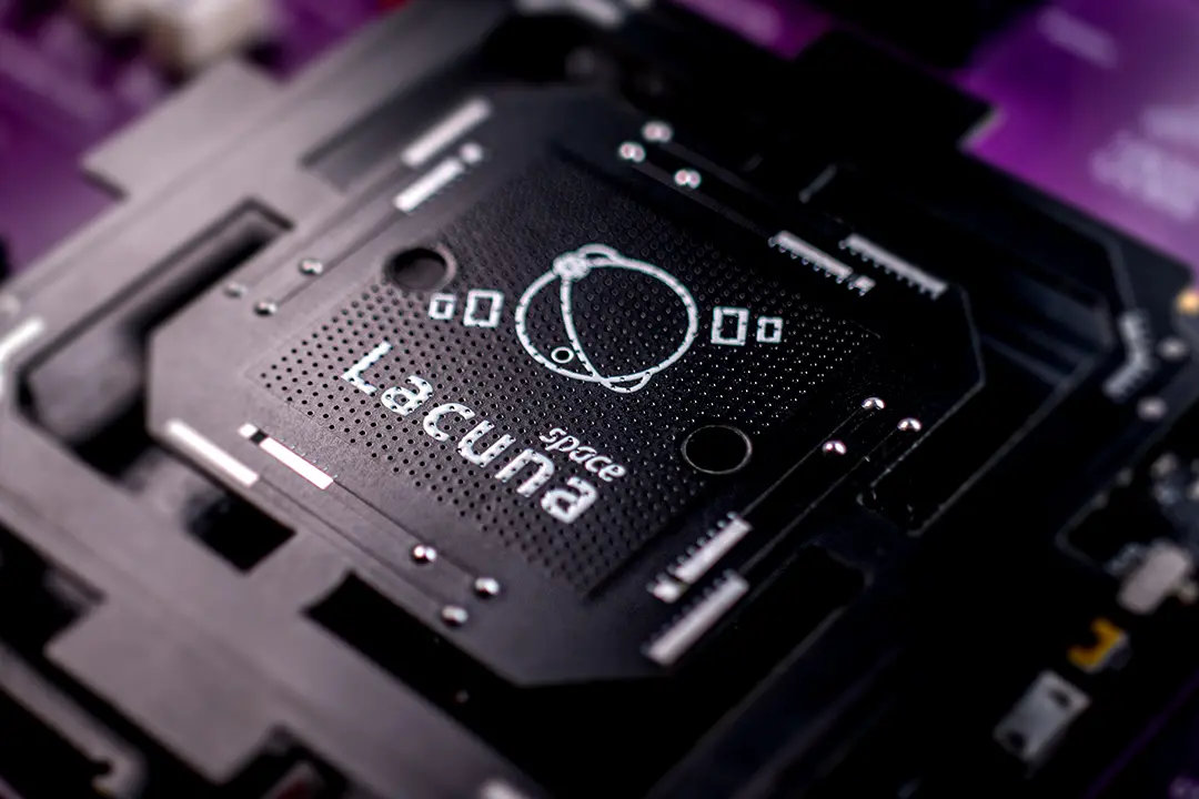 Lacuna Space expansion hardware used in the WeatherXM H2-LEO pilot